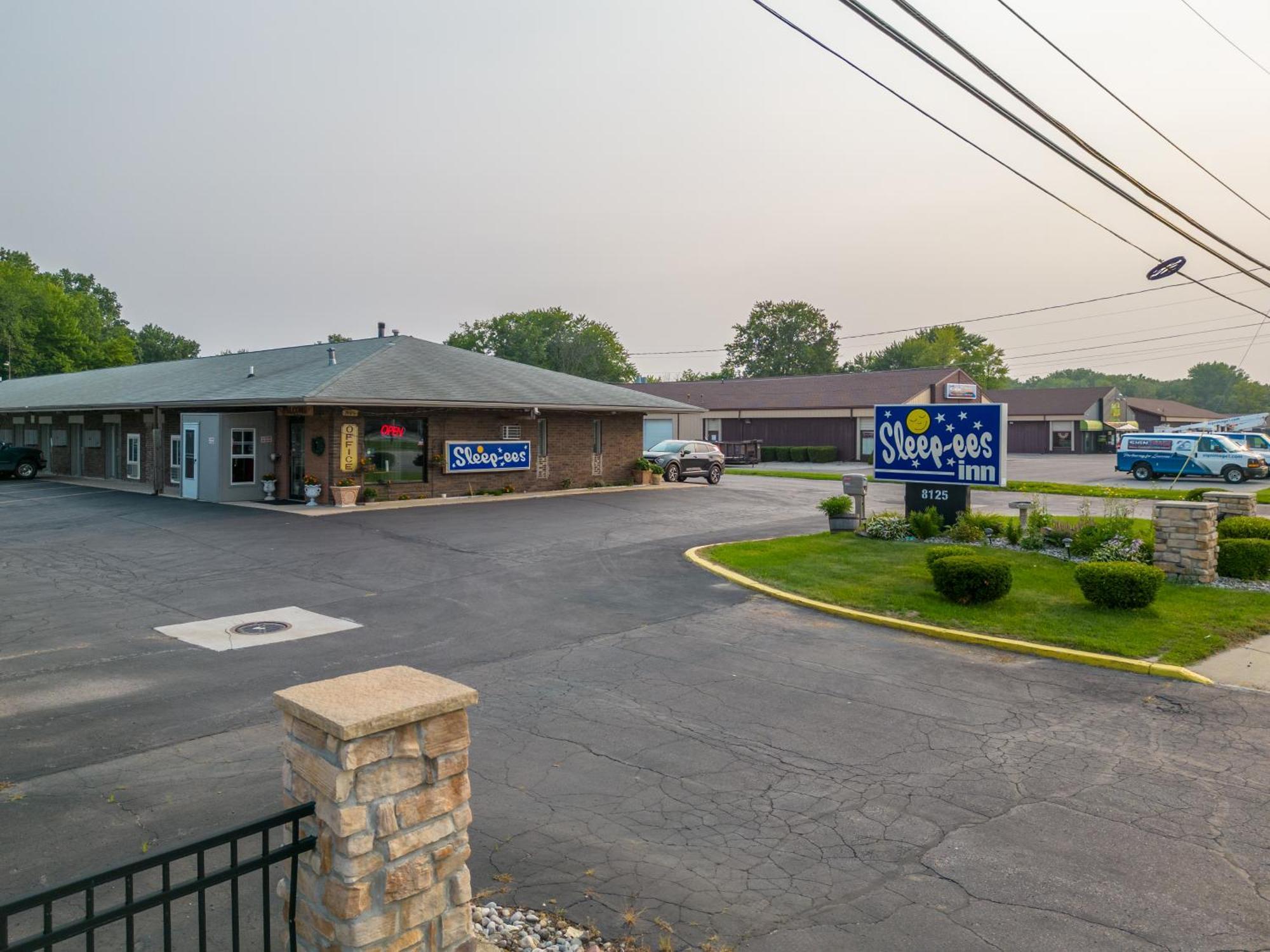 Sleep-Ees Inn, Saginaw & Frankenmuth Eksteriør bilde